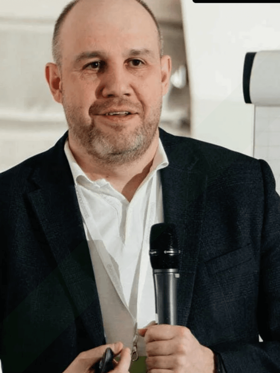 Алексей Черезов